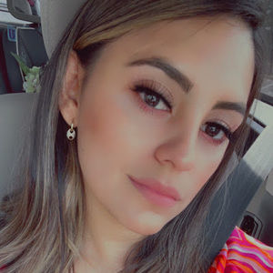 Meet your Posher, Roxanna